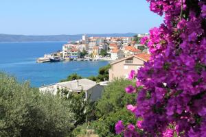 Three-Bedroom Apartment with Terrace and Sea View room in Apartments by the sea Igrane Makarska - 310