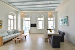 White Memories, seafront luxury apartment Mykonos