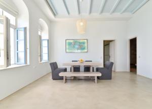 White Memories, seafront luxury apartment Mykonos