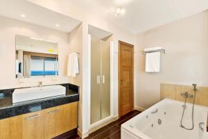 Macdonald La Ermita Resort