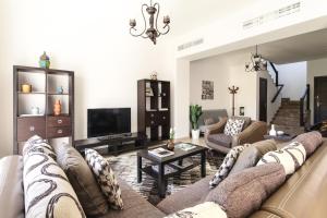 Frank Porter - Three Bedroom Townhouse - Flamingo 2