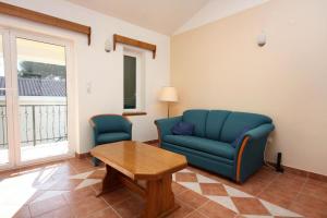 One-Bedroom Apartment with Balcony and Sea View room in Apartments by the sea Rogoznica - 3196