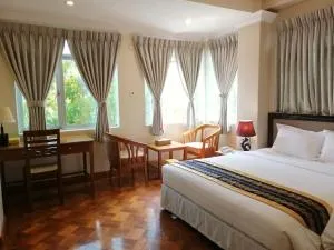 Grand Laurel Hotel - Yangon