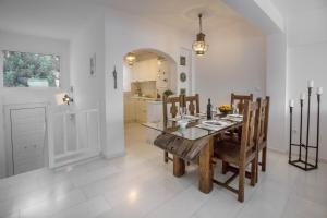 Spetses Elegant residence with Panoramic view by GHH Spetses Greece