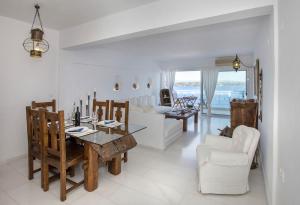 Spetses Elegant residence with Panoramic view by GHH Spetses Greece