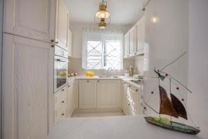 Spetses Elegant residence with Panoramic view by GHH Spetses Greece