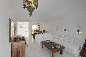 Spetses Elegant residence with Panoramic view by GHH Spetses Greece