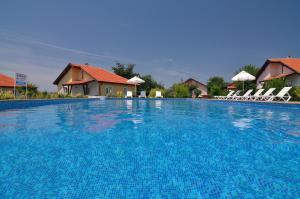 Three-Bedroom House room in Sunny Hills Villas