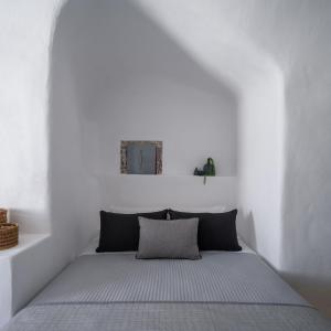 Delilah Villa by Senses Collection Santorini Greece