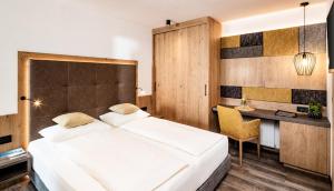 Double Room with Mountain View - Southwest Side room in Hotel Krause