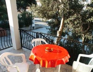 One-Bedroom Apartment with Terrace room in Apartments with a parking space Orebic Peljesac - 646