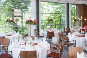 MÖVENPICK Hotel Hamburg City, historischer Wasserturm im Schanzenpark
