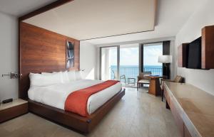 King Room - Ocean Front  room in Costa d'Este Beach Resort & Spa