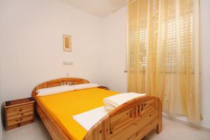 Two-Bedroom Apartment with Terrace room in Apartments with a parking space Vodice - 2995