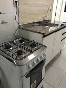 Kitnet à beira-mar a 50m após o MAG Shopping