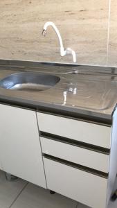 Kitnet à beira-mar a 50m após o MAG Shopping