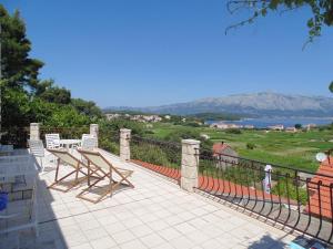 Apartments with a parking space Lumbarda, Korcula - 4370