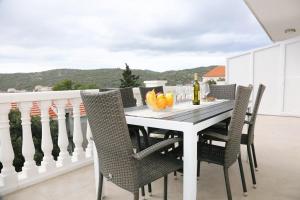 Two-Bedroom Apartment with Terrace and Sea View room in Apartments with a parking space Zavalatica Korcula - 4459