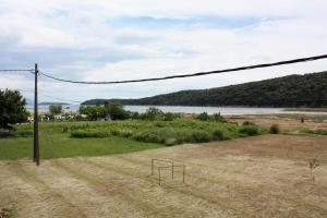 Apartments with parking space Kampor, Rab - 4984