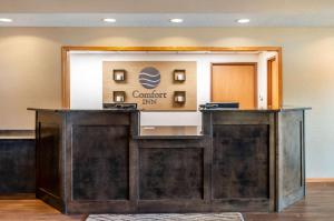 Queen Room - Non-Smoking room in Comfort Inn Dyersville Iowa