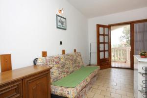 One-Bedroom Apartment with Terrace and Sea View room in Apartments with a parking space Porat Krk - 5322