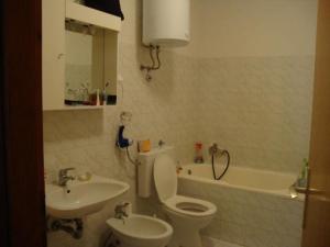 Apartments with a parking space Baska, Krk - 5412