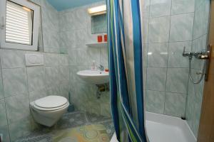 One-Bedroom Apartment with Balcony and Sea View room in Apartments with a parking space Novi Vinodolski - 5526