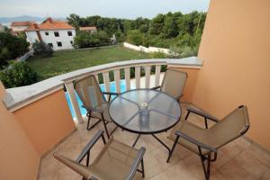 Two-Bedroom Apartment with Terrace and Sea View room in Apartments with a swimming pool Zadar - Diklo Zadar - 5774