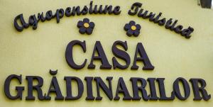 Pensiunea Gradinarilor cu statie de încărcare încărcare electrică auto