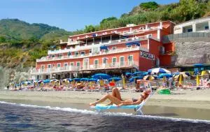 Hotel La Gondola - Барано-д'Иския