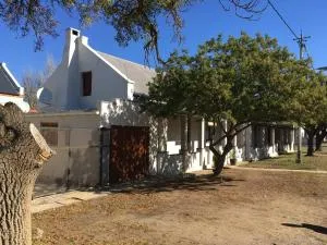 Arnheim Guest Cottage - Robertson