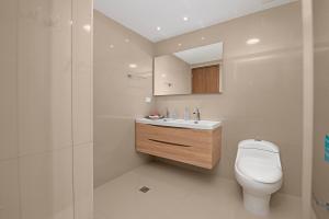 Penthouse Sea View 705A