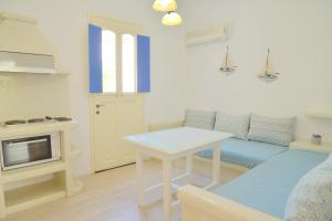 Veletas Apartments Milos Greece