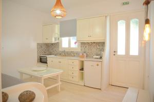 Veletas Apartments Milos Greece