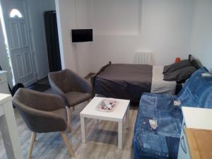 Appartements Studio neuf tout confort tres calme : photos des chambres