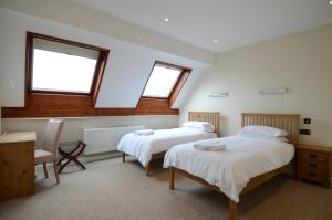 Neuadd Henllan Lodge