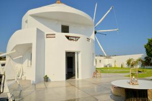 villa windmill Milos Greece