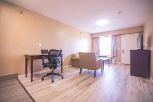 The Crossroads Hotel and Suites Irving
