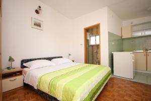 Studio with Terrace room in Apartments with a parking space Tribunj Vodice - 6237