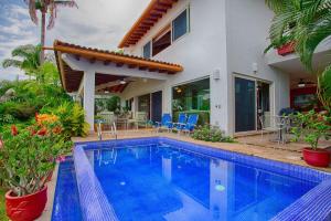 Ventanas al Mar 4 BR by Casago