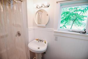 King Cottage room in Rainbow Mountain Resort - LGBTQ Friendly