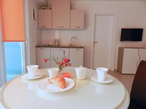 One-Bedroom Apartment with Terrace room in Apartments with a parking space Baska Voda Makarska - 15214
