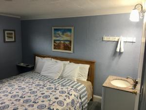 Superior King Suite room in Seagrass Inn