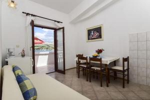 Apartments by the sea Pag - 15670