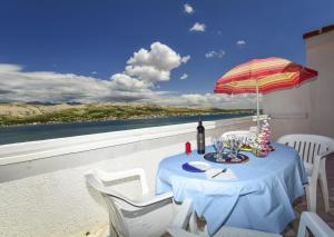 Apartments by the sea Pag - 15670