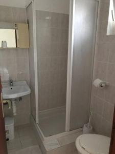 Apartments by the sea Banjol, Rab - 15679