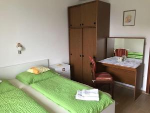 Apartments by the sea Banjol, Rab - 15679