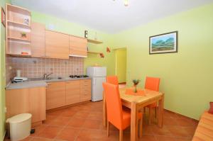 Apartments by the sea Karbuni, Korcula - 15699