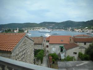 Apartments by the sea Vis - 15926