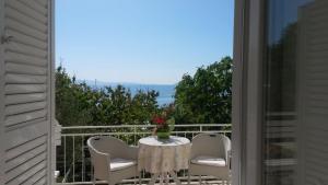 Apartments by the sea Tucepi, Makarska - 16037